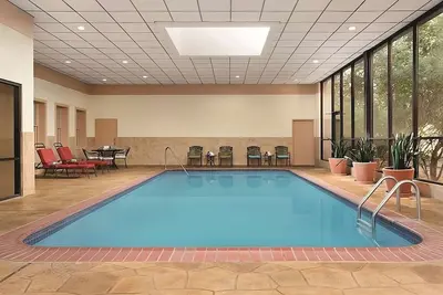 Image de Relax and Unwind! Pool, Free Parking, Near Modern Art Museum of Fort Worth