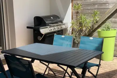 Image de La Ti source à 2 pas du vieux port, en impasse privée, avec garage.