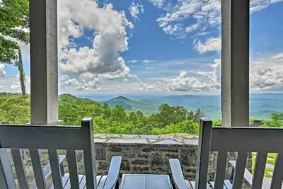 Image de Amazing Historic Home w/ Stunning Mountain Views!