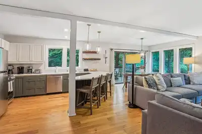 Image de Topnotch 384d: 3 br, fireplace, a/c, sauna, resort amenities!