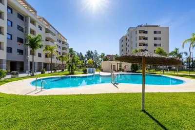Image de \"Apartamento Playa Marinsa\" piscine partagée, climatisation, balcon, WiFi ; parking disponible