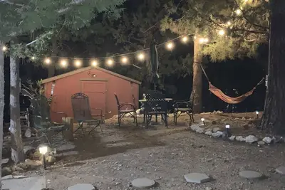 Image de Big Bear Moonridge cabin close to Ski resorts.