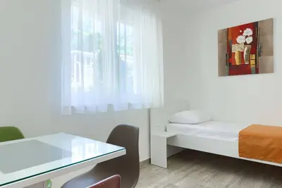 Image de Apartment With Garden View