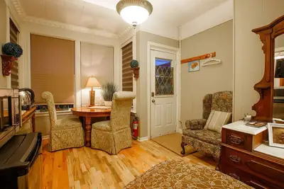 Image de Carter's Beach Suite. Cozy 2some, kitchen, priv. entrance, center Liverpool.