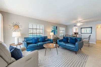 Image de Unit 125- 2 Bedroom 2 Bathroom Gulf Side Club Corner Condominium