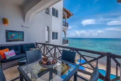Image de Elegance plus comfort beachfront condo, pool, WiFi and Ac