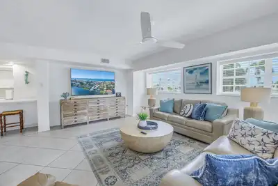Image de Sol Mate-Palm Bay Club on Siesta, Extra-Lg condo with private beach, sleeps 6