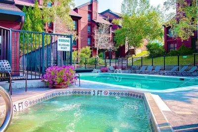Image de Updated/Clean Condo w/Heated Pool-Hot Tubs-Tennis-Grills-Patio-Near Resort/Town Bus-Steps to Parking