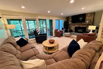 Image de R8 Luxury Bretton Woods Ski-In/Ski-out townhome next to beginner ski area. Fast WiFi. Keyless Entry.