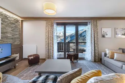 Image de Appartement 4 pièces avec balcon, à 100m des pistes, centre Courchevel Village