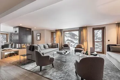 Image de Chalet skis aux pieds, bain nordique, chef & services inclus, 4 chambres en suite, hammam et home cinéma