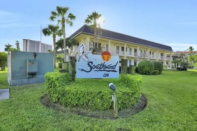 Image de Peaceful condo w/ pool & brief walk to beach