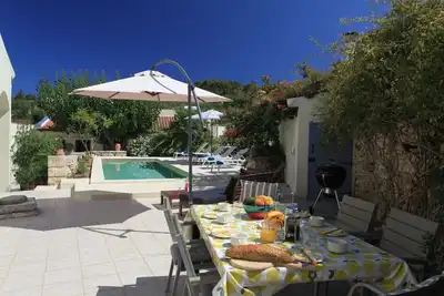 Image de Idylic traditional property with private pool in central village location