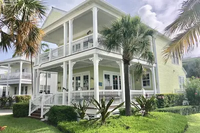 Image de Anglers Reef Direct Ocean, 4 bedroom, Dock, Comm Pool & Beach