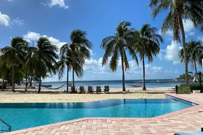 \"Tortuga Kai\" - 2 Br Oceanfront Condo At Kaibo, Grand Cayman