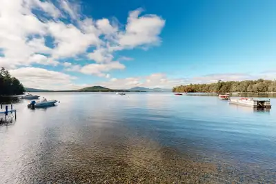 Image de Lakefront Cabin on a Double Lot w/ 500' of Pebble Beach, Outdoor Fireplace, WiFi
