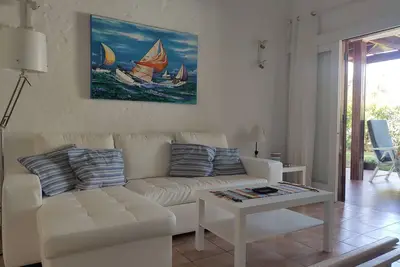 Image de 2 bedroom bungalow next Yumbo Center. free parking