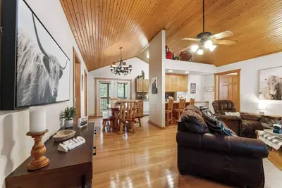 Image de Sunshine Stonebridge Cabin near Silver Dollar City - Pools, Lake, Golf!