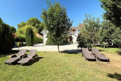 Image de Confortable appartement avec climatisation, Wifi, Tv, patio, animaux admis et parking