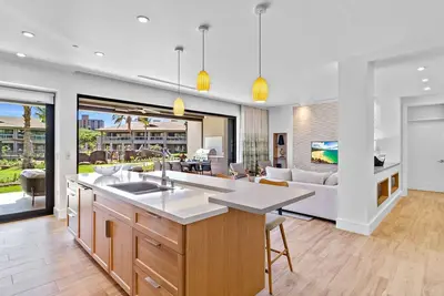 Image de Maui Resort Rentals: 6 Total Bedrooms at Kaanapali’s Newest Luxury Residences, Steps from Beach & Resort Amenities!
