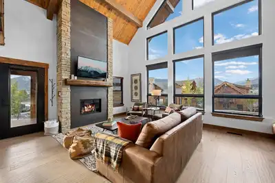Image de Beautiful Views! Jacuzzi, Indoor/ Outdoor Fireplace, Steps to Lake Estes