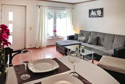 Image de Appartement près du lac avec plage naturelle