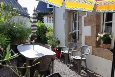 Image de Maison de pêcheur rénovée avec cour et wifi, à 100m du port de Perros-Guirec