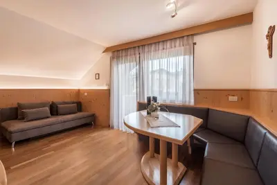 Image de Appartement \"Trocker Kastelruth 10\" près de Seiser Alm avec vue montagne et sauna