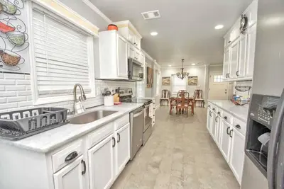 Image de Large Home close to Six Flags & Downtown Atl