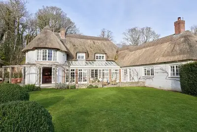 Image de Luxury Country Cottage with private grounds and swimming pool
