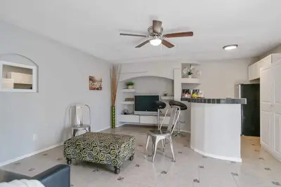 Image de Ultra Cozy Casita By Phx Chldren / Banner/St. Josephs Hospitals