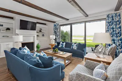 Image de Riverfront, Luxurious, Recently Renovated Home—2 Blks to Beach Club & Cloister