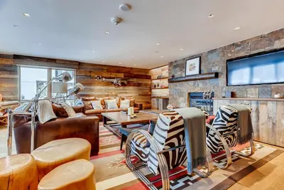 Image de In the Heart of Vail Village 4bd-4ba Remodel Condo <br>Lic#026020