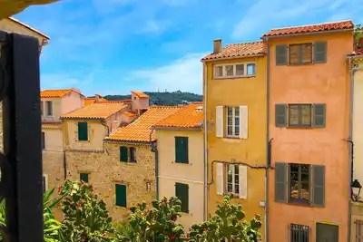 Image de Bel appartement dans les Remparts Ă 50m de la mer