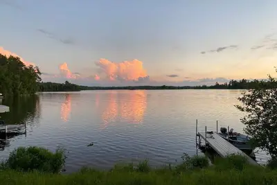 Image de Tranquil cabin on High Lake and nestled in the Northern Highland National Forest