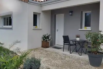 Image de Maison neuve 4 * avec spa, piscine chauffée, jardin clôturé et garage