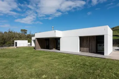 Image de Villa with Jacuzzi and Parking
