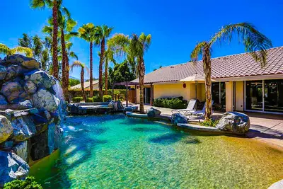 Image de Luxurious home with an outdoor kitchen, private pool, spa, & casita