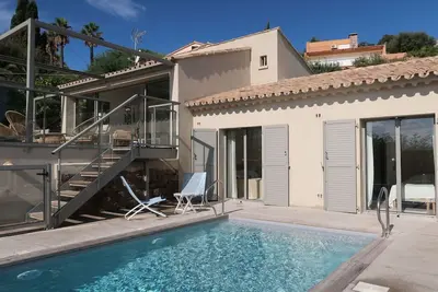 Image de Maison de vacances privée avec piscine privée, climatisation, Wifi, Tv, terrasse, parking