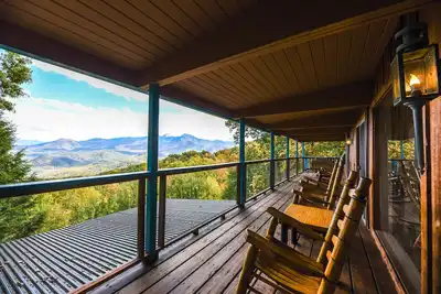 Image de Breathtaking Views from our Majestic Chalet!