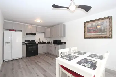 Image de Apart#3 in 4Plex 2b\/1b near to Stanford, HQ_FB.