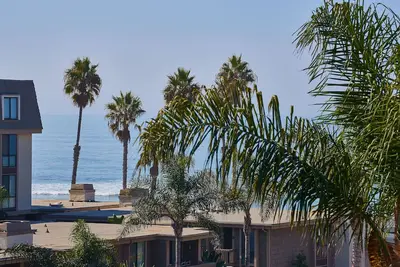 Image de Ocean Views at North Coast Village in Oceanside! 760 Sq Ft