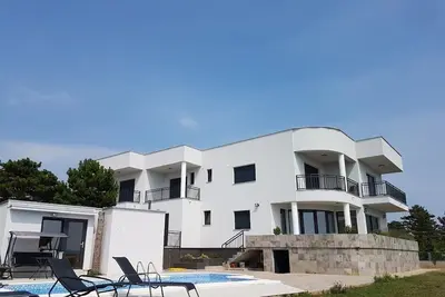 Image de Maison de vacances Crikvenica pour 1 - 20 personnes avec 10 chambres à coucher - Maison de vacances