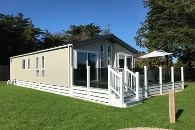 Image de 6 berth luxury lodge in Christchurch, Dorset
