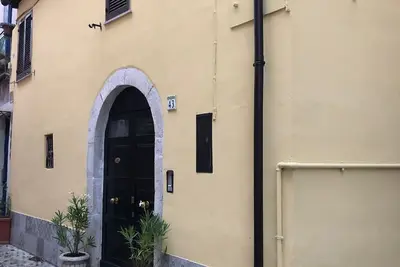 Image de Pizzone mansion between sea and mountains
