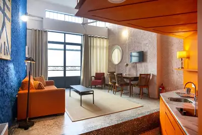 Image de Architect designed studio (Ep7r). Green roof top!