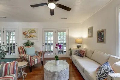 Image de BreezyShack Duplex Upstairs1 Block @ Beach on Tidal Creek3BR 1ba Sleep 6