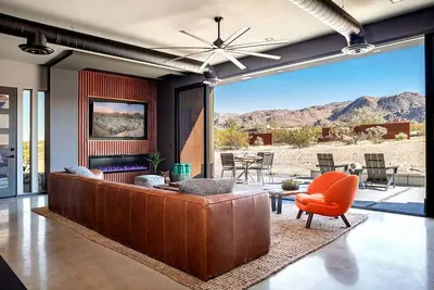 Image de Sundial by Fieldtrip | Modern Luxury with Hot Tub & Mountain Views