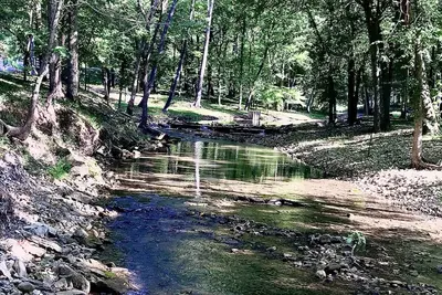 Image de House By The Creek! !