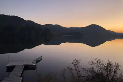 Image de The Cottage at Hawkins Lake: a Lakefront Paradise